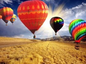 Balony na tle słońca
