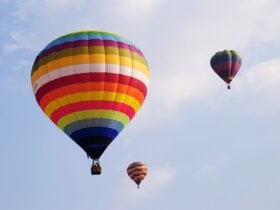kolorowe balony na gorące powietrze