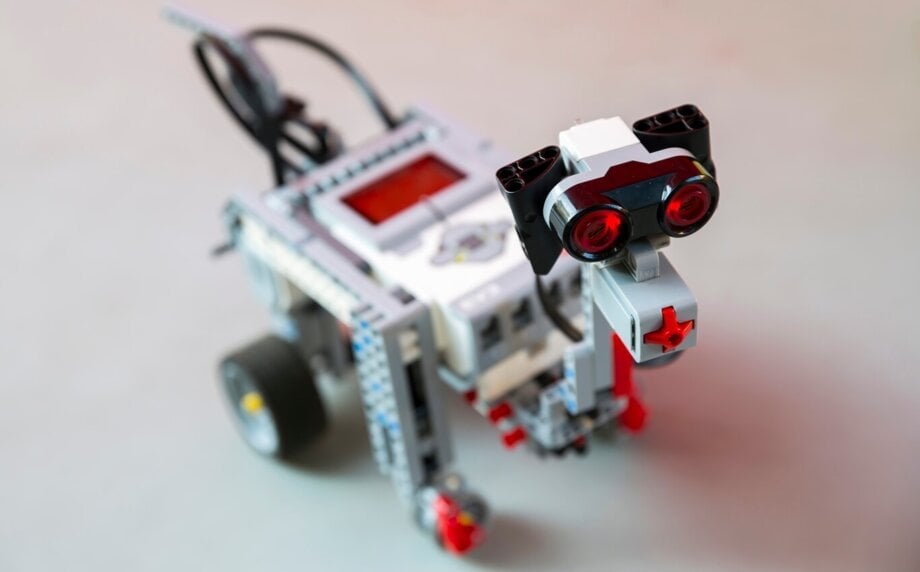 pies robot z klocków lego
