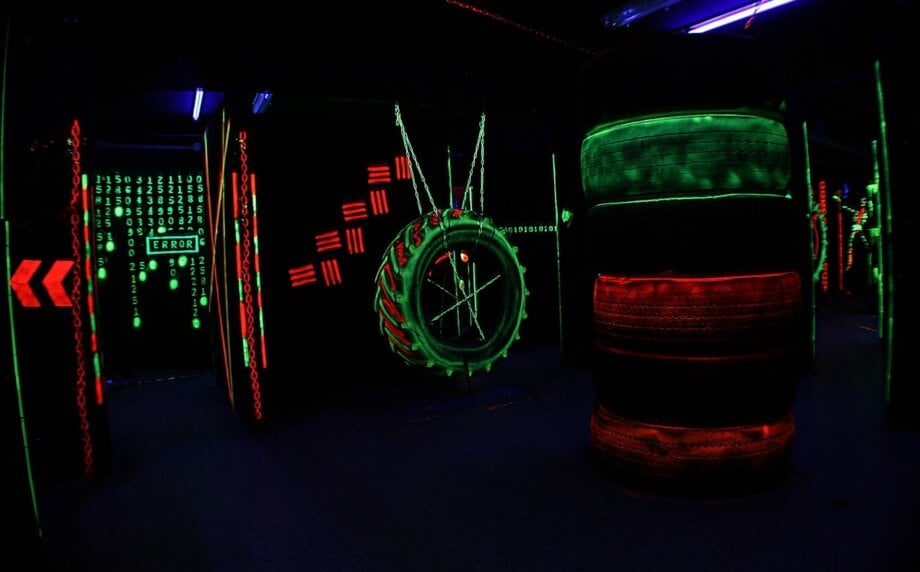 sala do gry w laserowego paintballa
