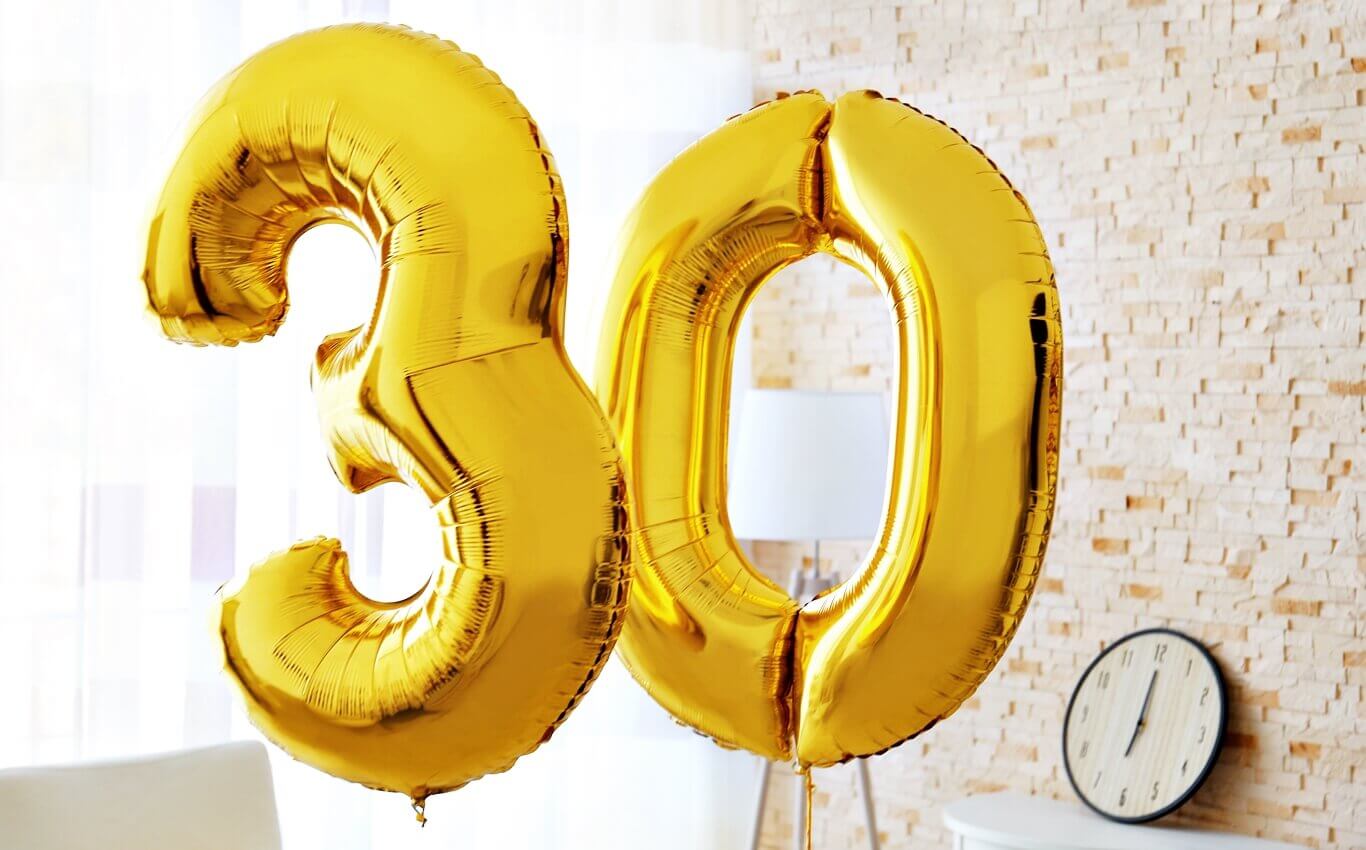 złote balony na 30 urodziny