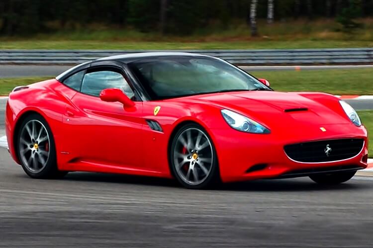 czerwone ferrari california