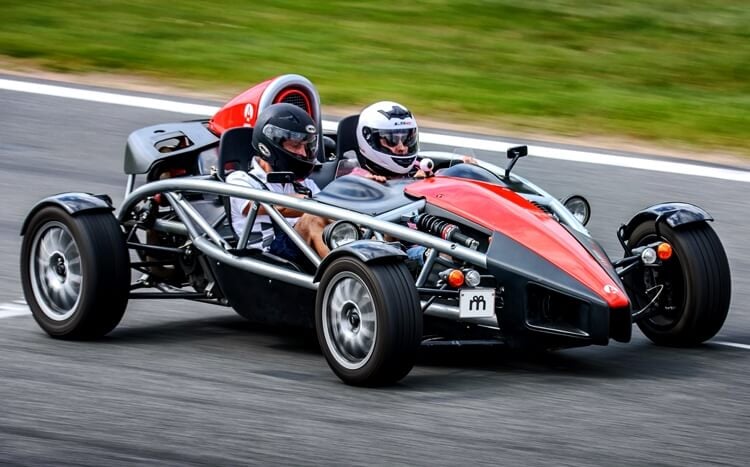 samochód bolid sportowy ariel atom