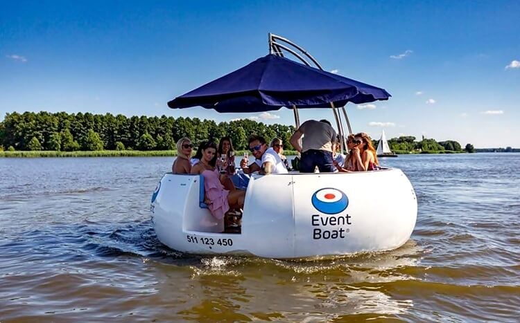 okrągła łódź event boat