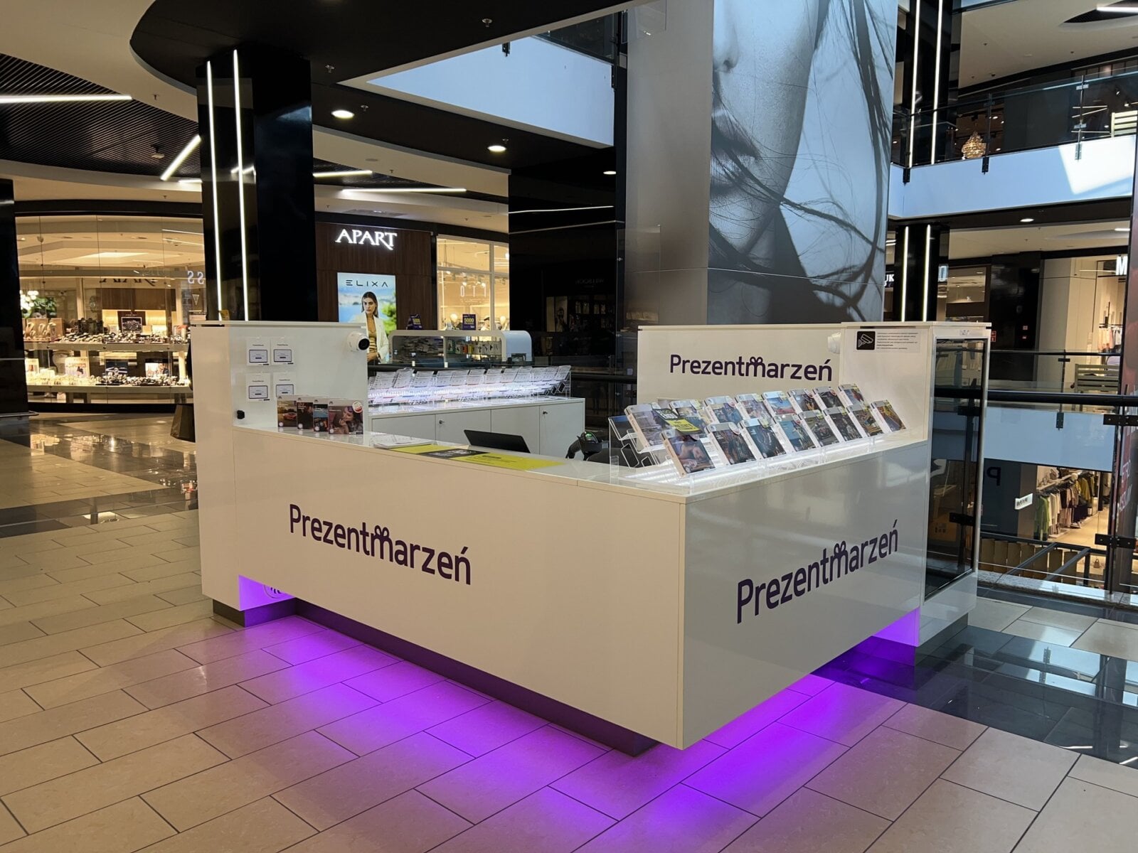 Wyspa handlowa Prezentmarzeń w galerii Alfa w Białymstoku