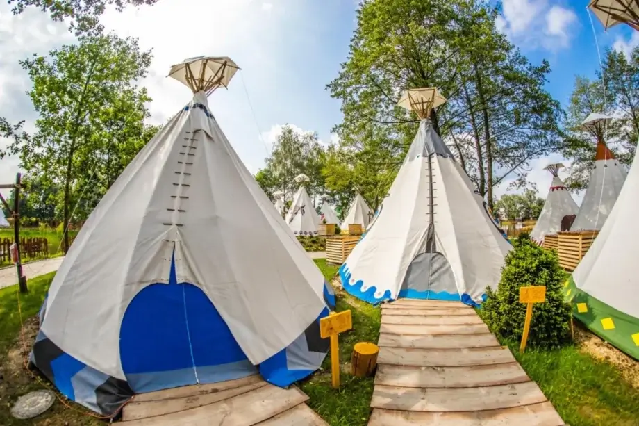 Duże tipi w różnych kolorach.
