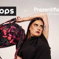 Kobieta z torebką PROPS