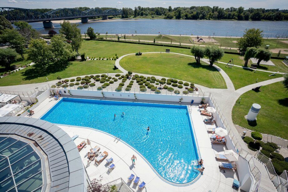 Widok na basen w hotelu Copernicus
