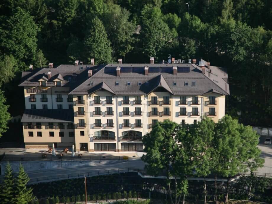 Widok na hotel Elbrus SPA & Wellness
