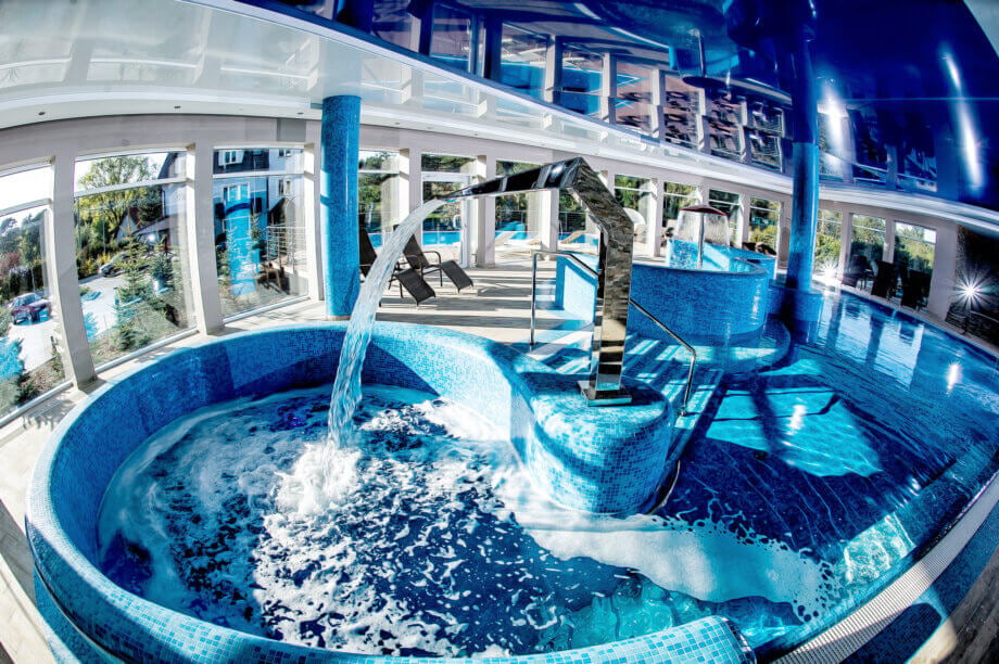 Basen w Tristan Hotel & SPA w Kątach Rybackich