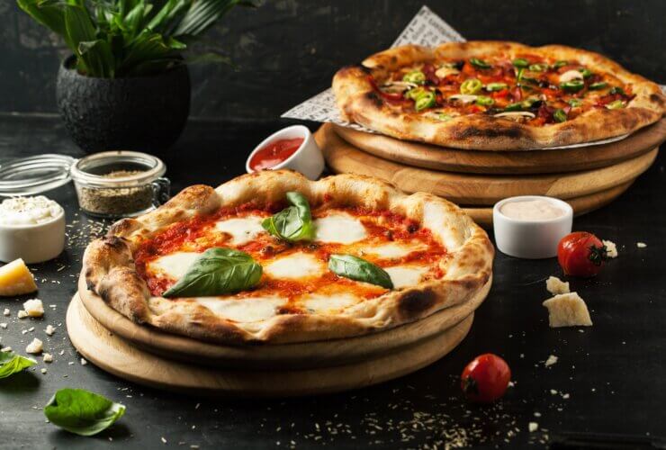 Pizza w dwóch rodzajach